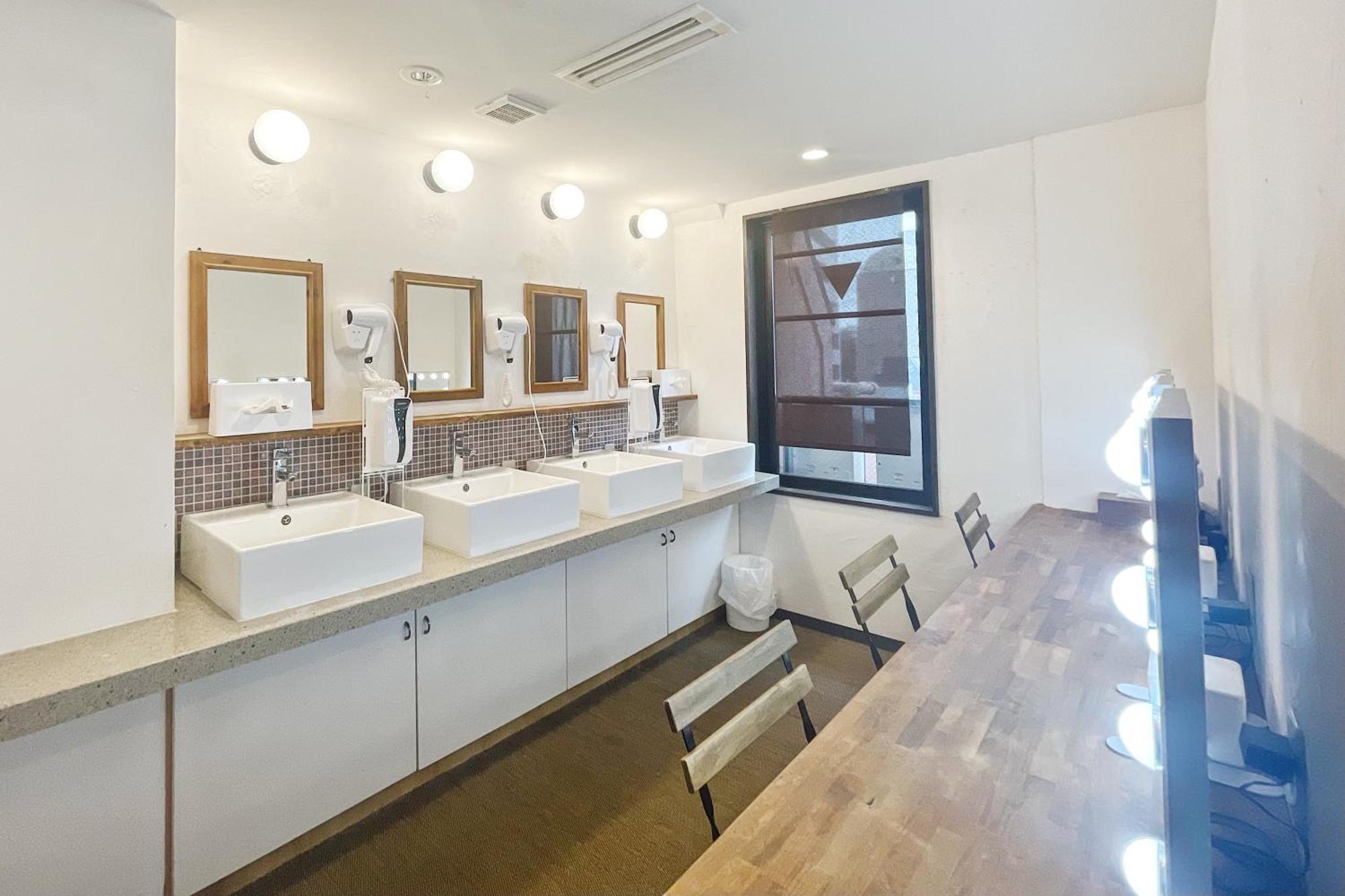 Hostel Lodging Tokyo Ueno Exterior photo